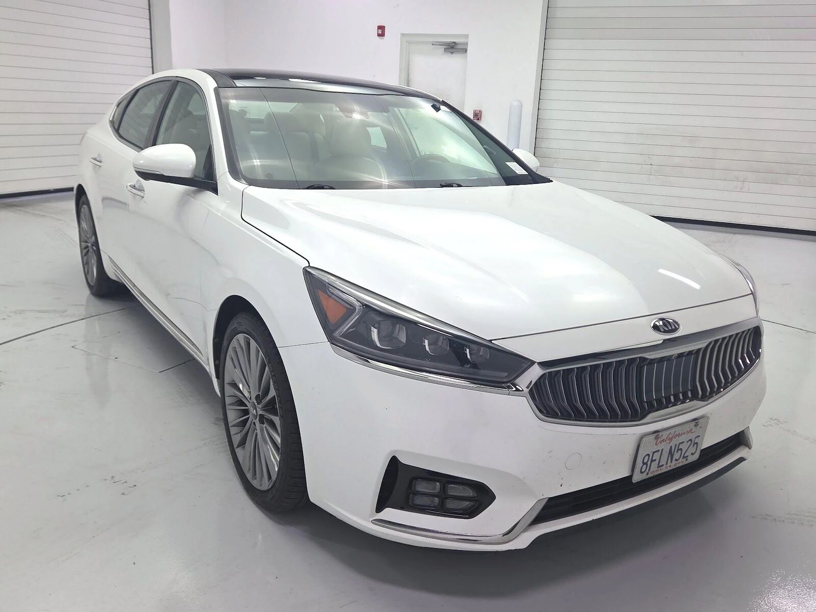 2017 KIA Cadenza