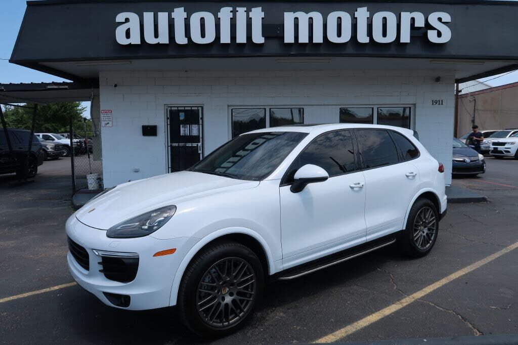 2017 PORSCHE Cayenne