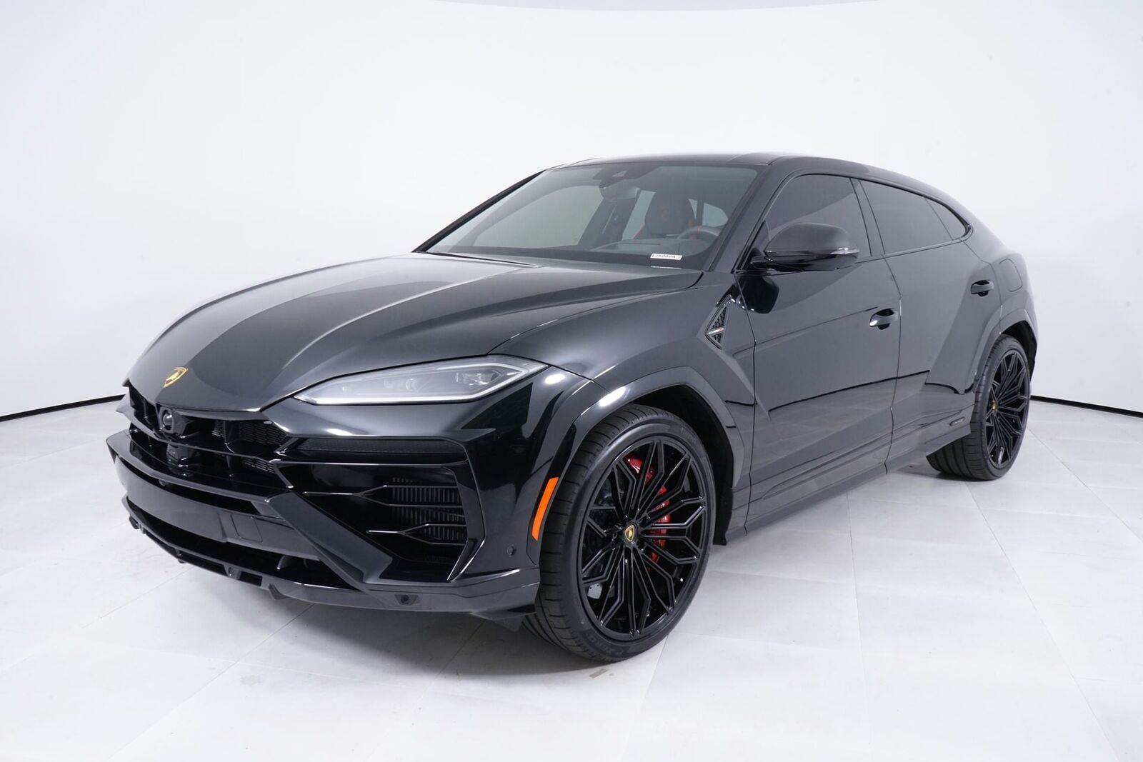 2025 LAMBORGHINI URUS