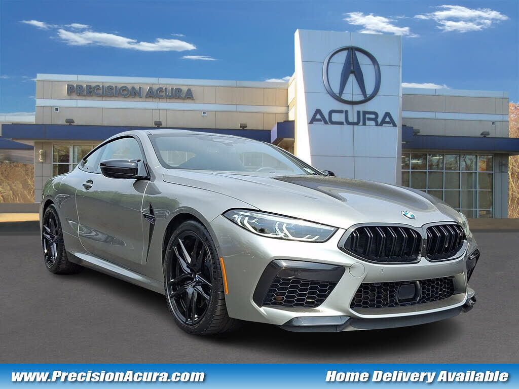 2022 BMW M8