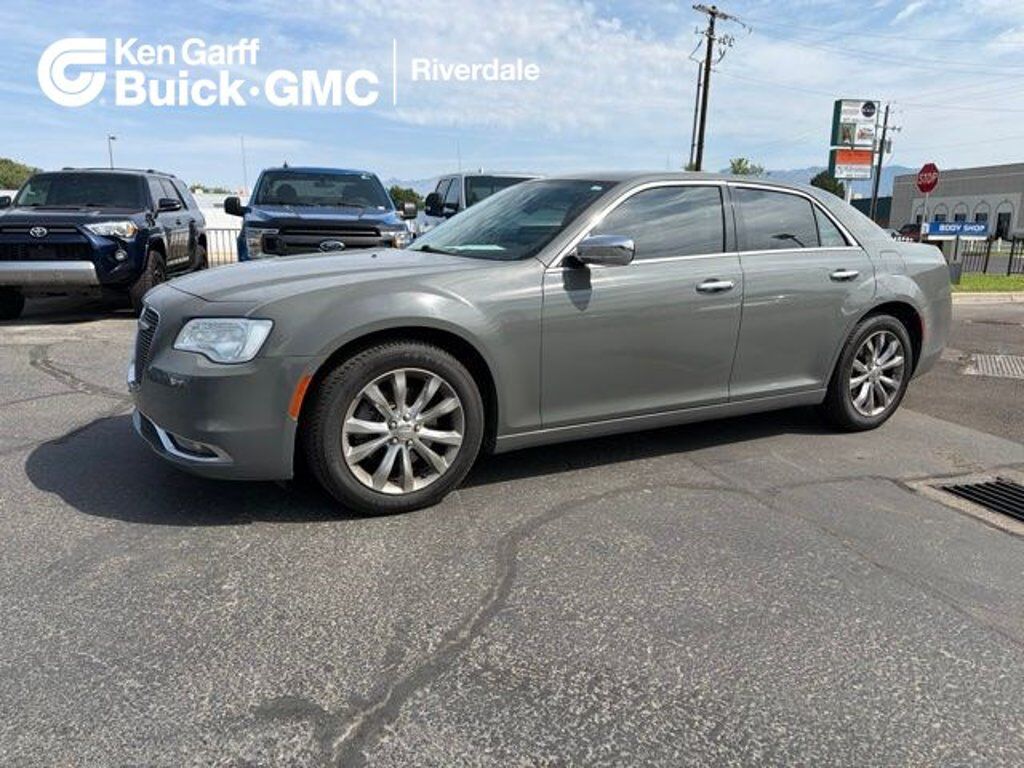 2019 CHRYSLER 300