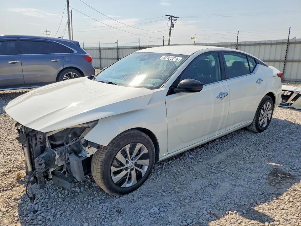 2022 NISSAN Altima