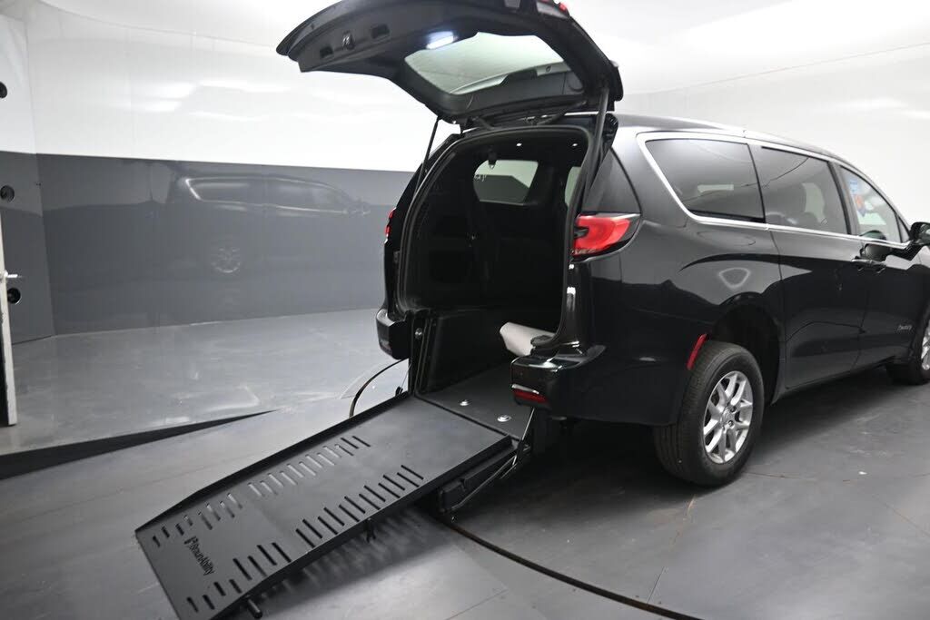 2025 CHRYSLER Pacifica