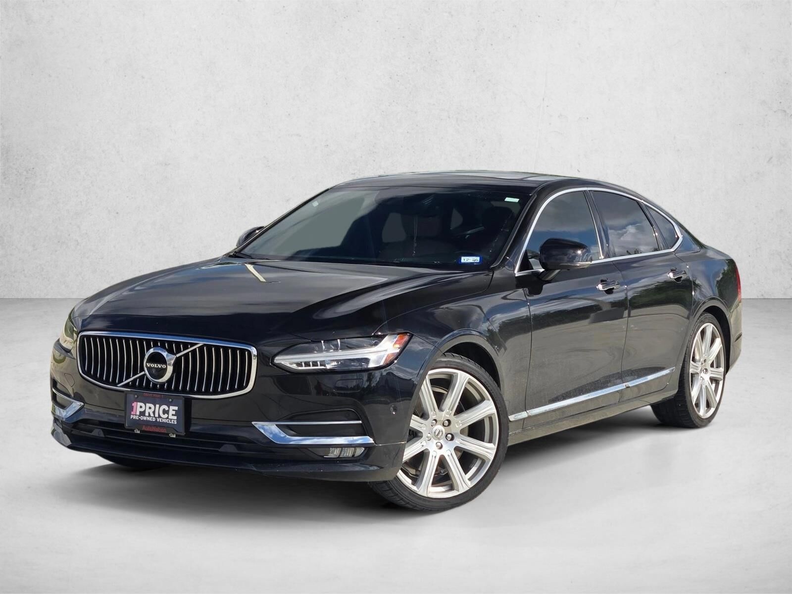 2017 VOLVO S90
