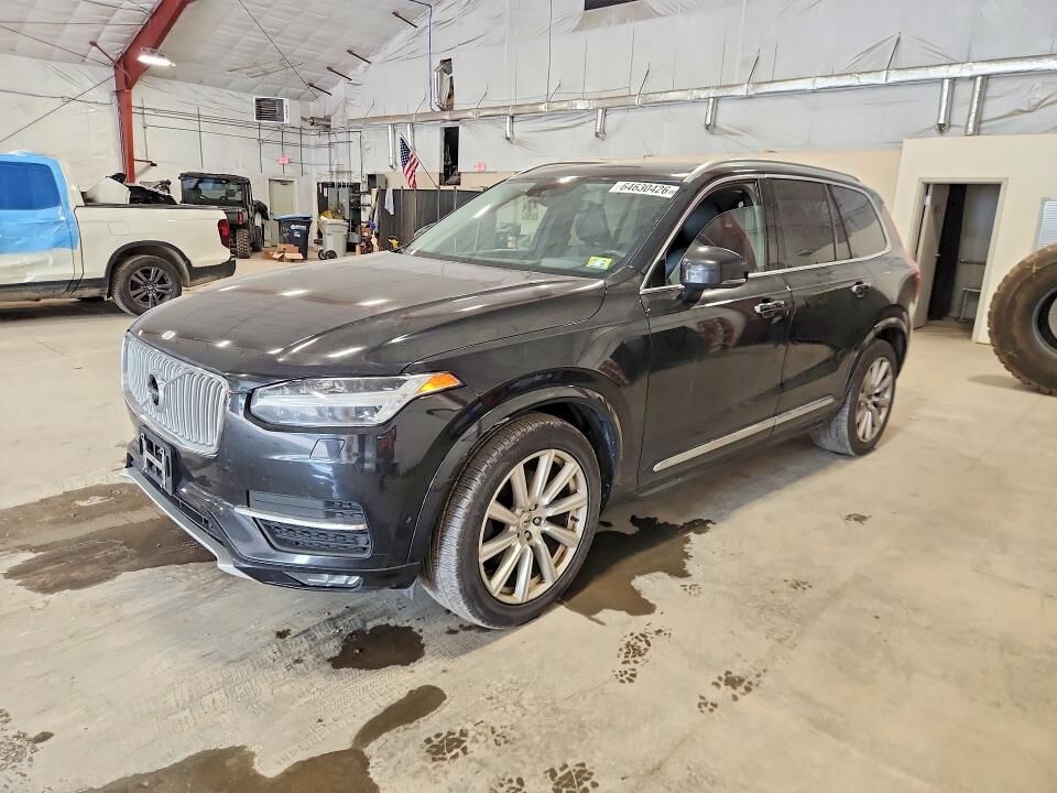2017 VOLVO XC90