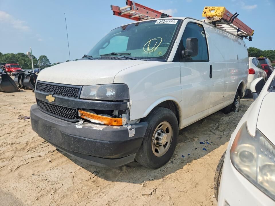 2020 CHEVROLET Express