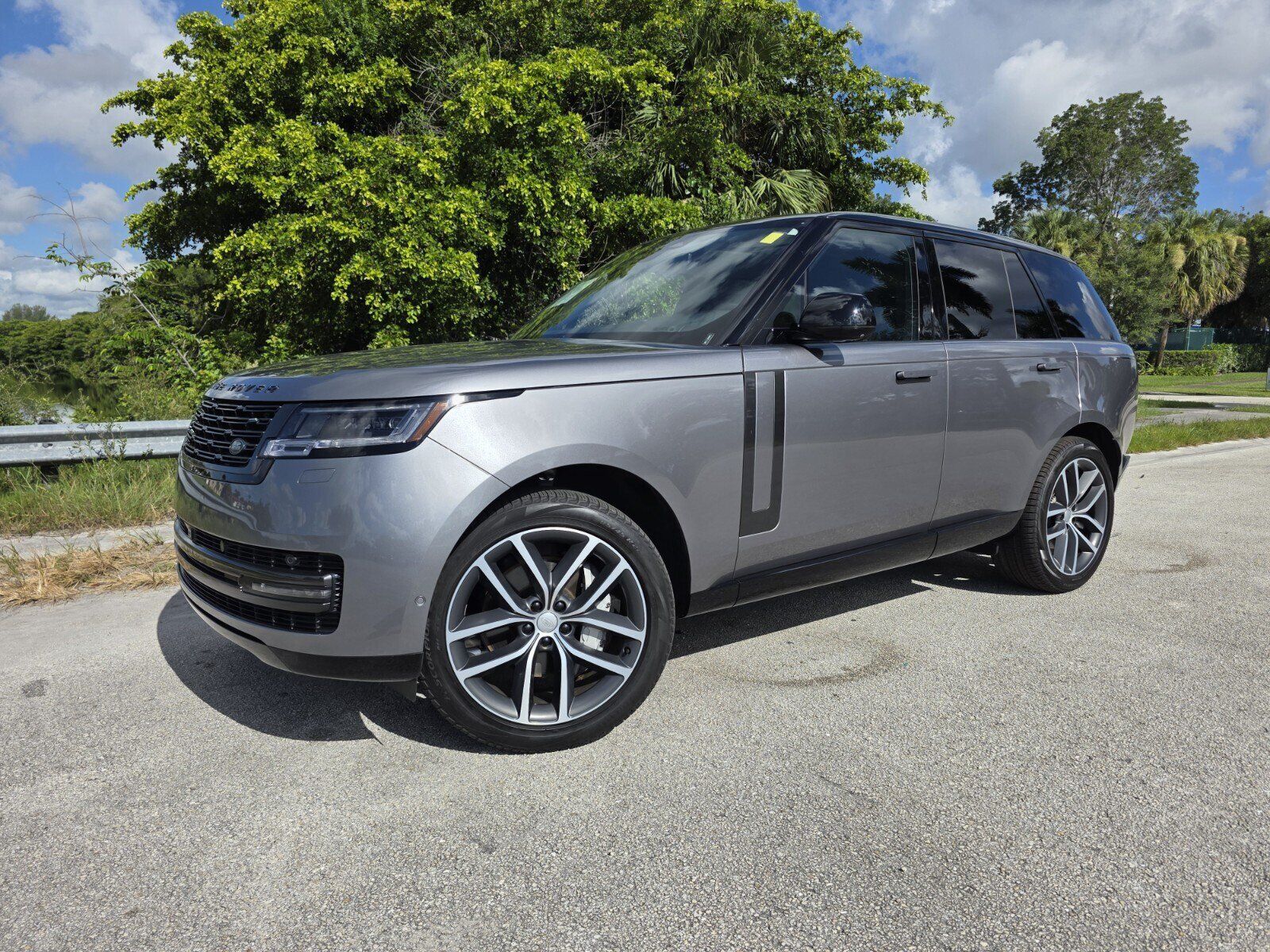 2024 LAND ROVER Range Rover