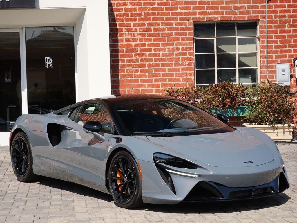2023 MCLAREN ARTURA