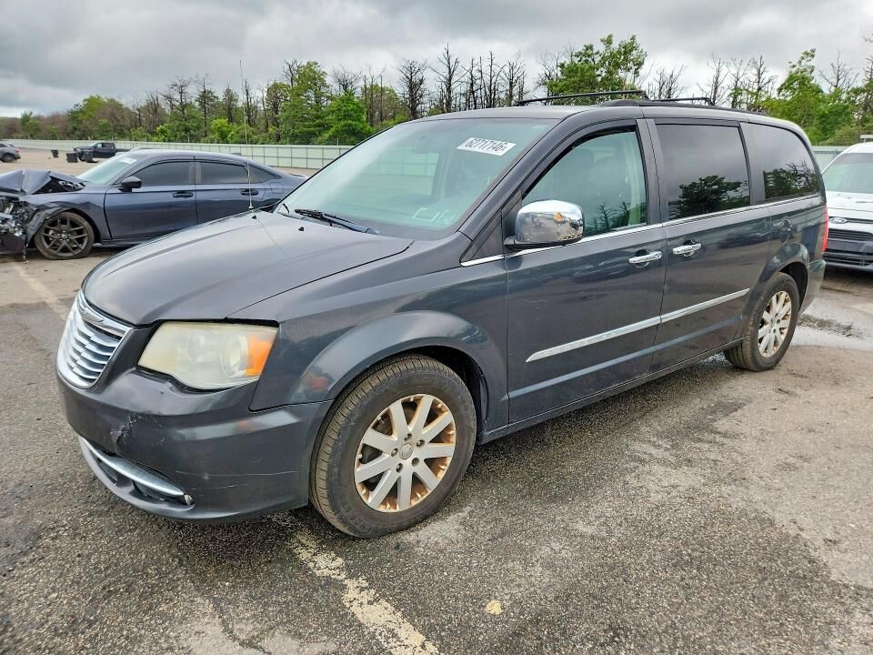 2011 CHRYSLER Town and Country