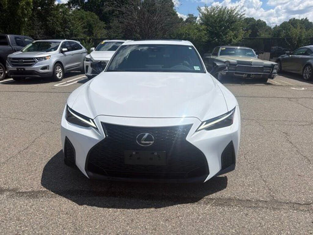 2025 LEXUS IS