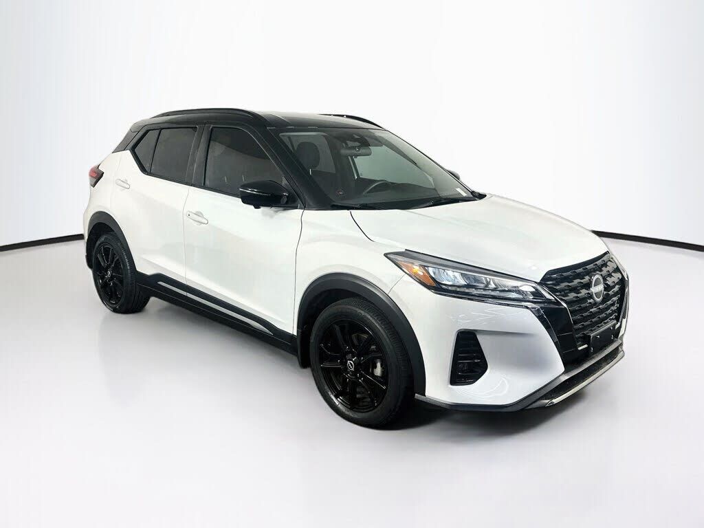 2023 NISSAN Kicks