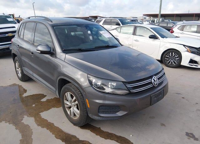 2016 VOLKSWAGEN Tiguan