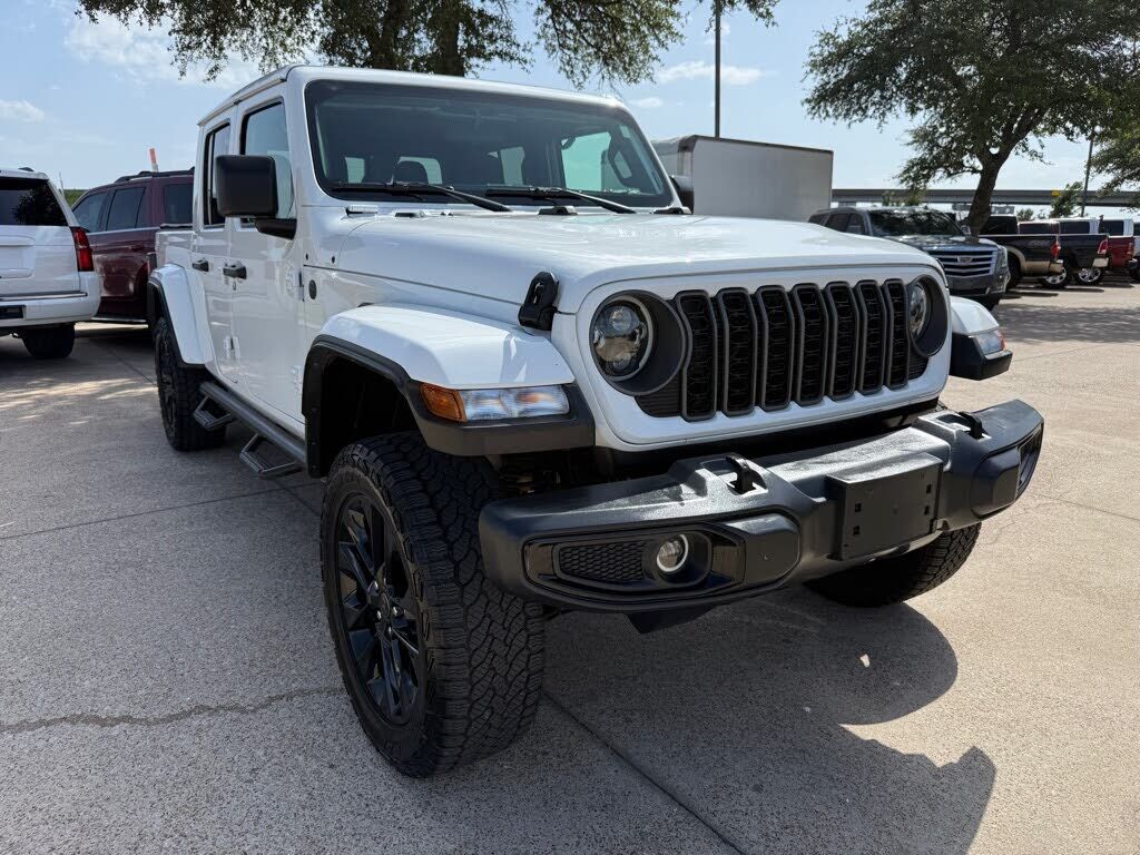 2025 JEEP Gladiator