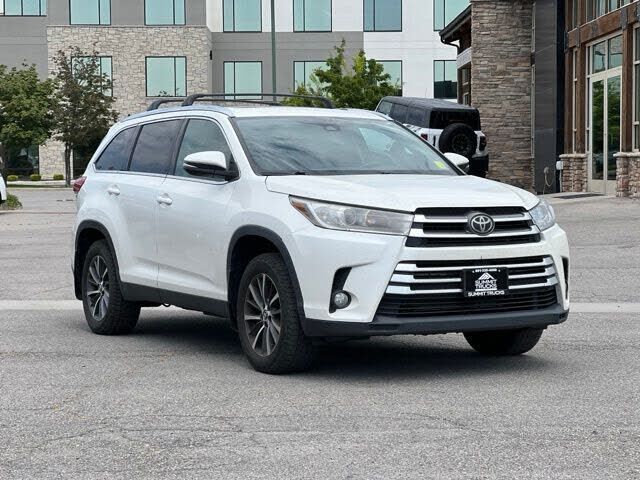 2019 TOYOTA Highlander