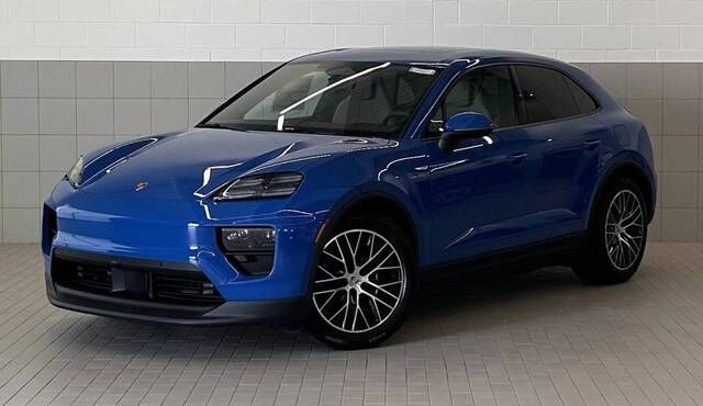 2026 PORSCHE Macan