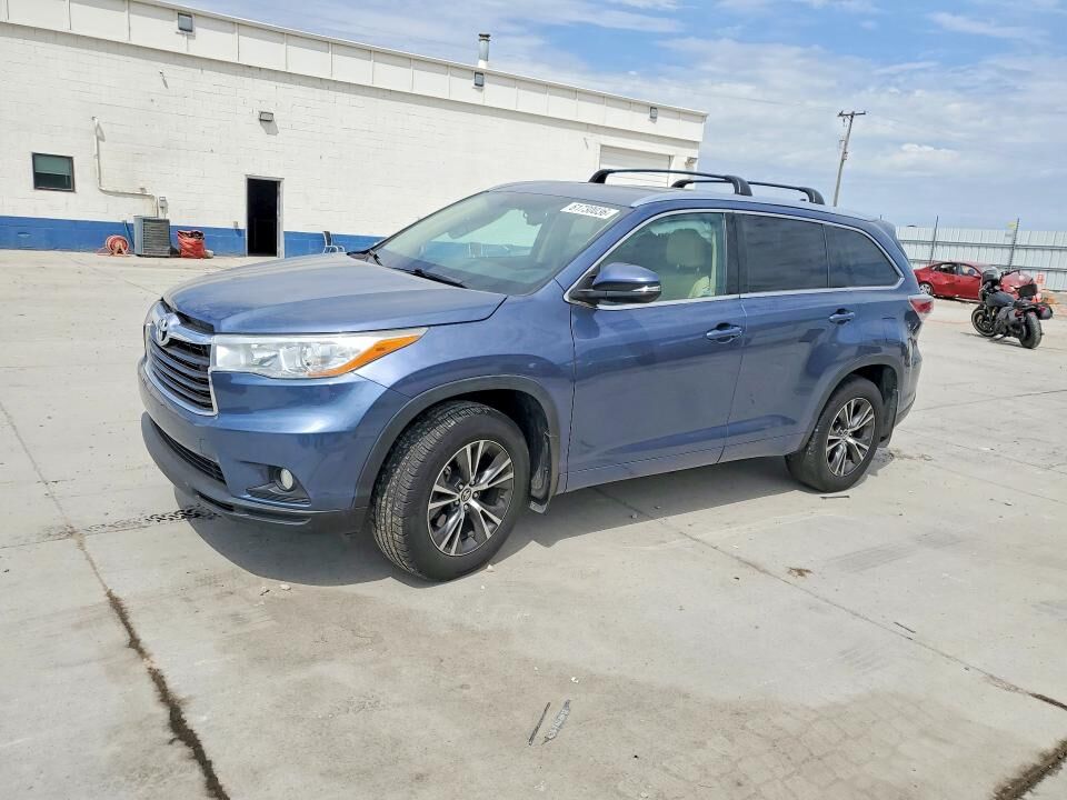 2016 TOYOTA Highlander
