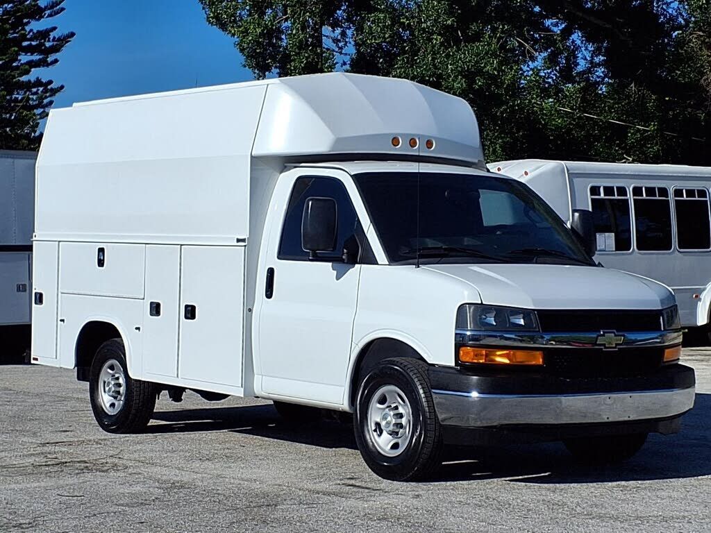 2022 CHEVROLET Express