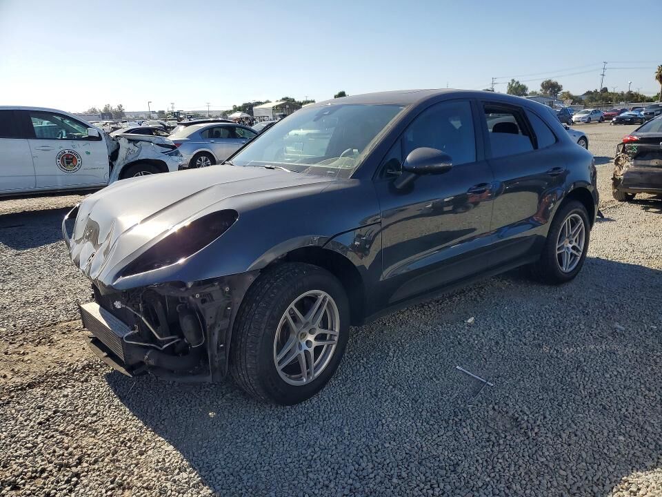 2020 PORSCHE Macan