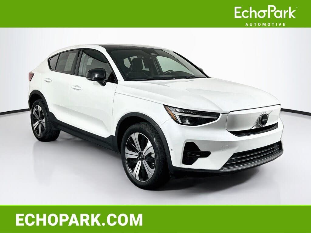 2023 VOLVO C40