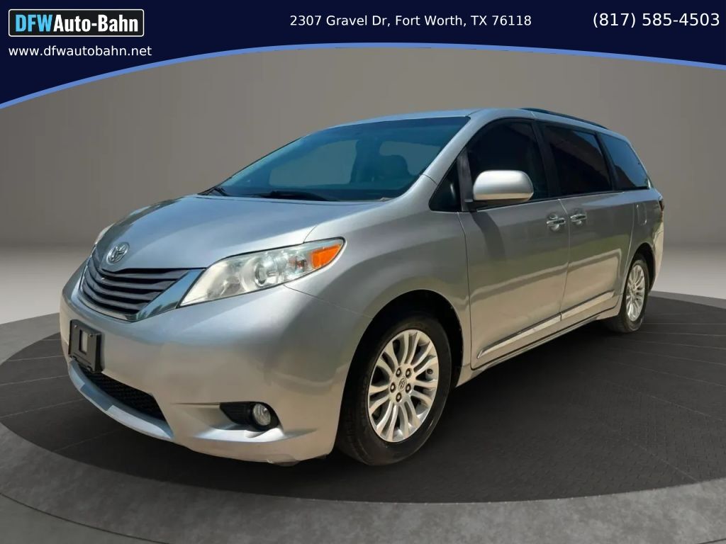 2015 TOYOTA Sienna