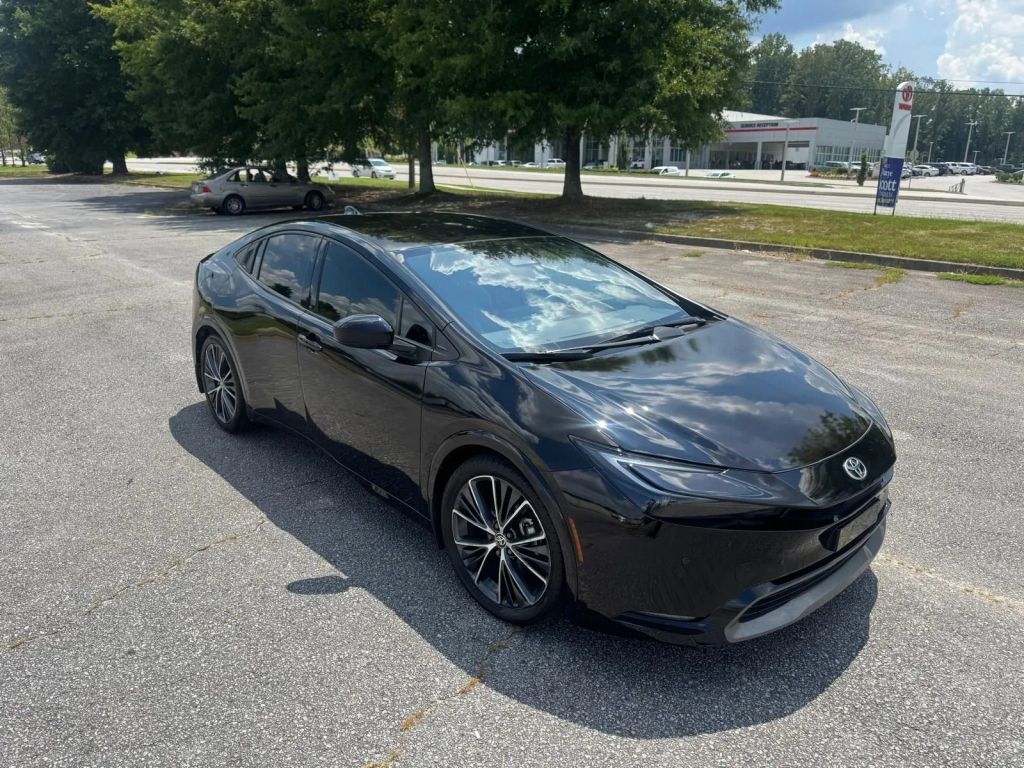 2024 TOYOTA PRIUS