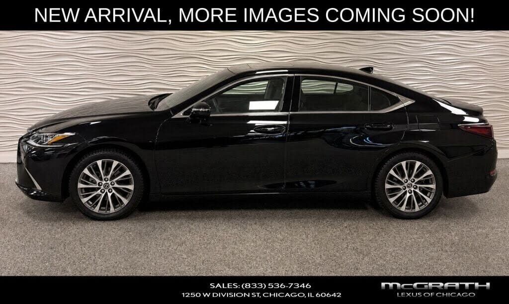 2019 LEXUS ES
