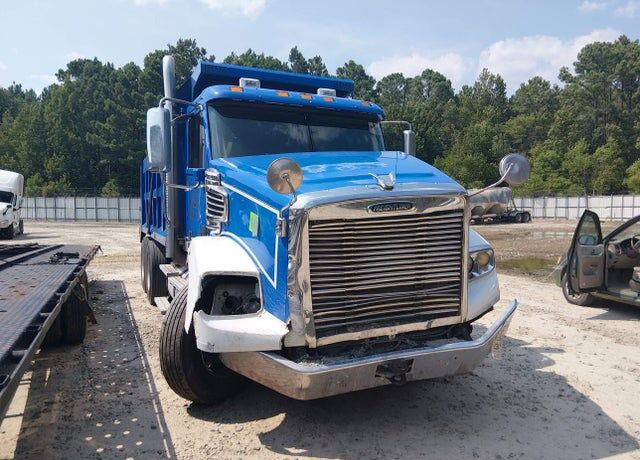 2015 FREIGHTLINER Coronado