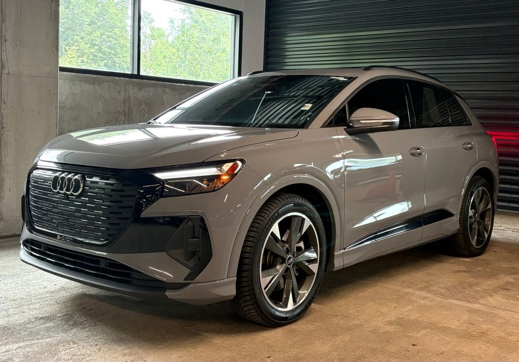 2024 AUDI Q4
