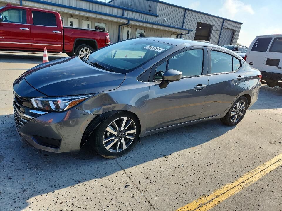 2023 NISSAN Versa