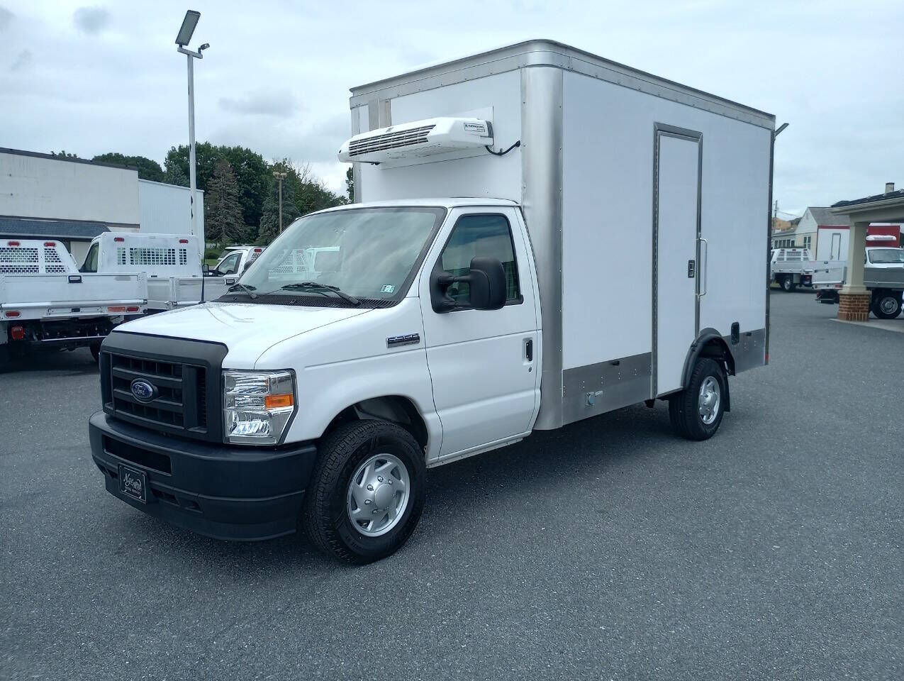 2023 FORD E-350