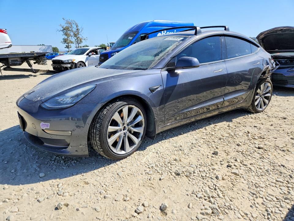 2018 TESLA Model 3