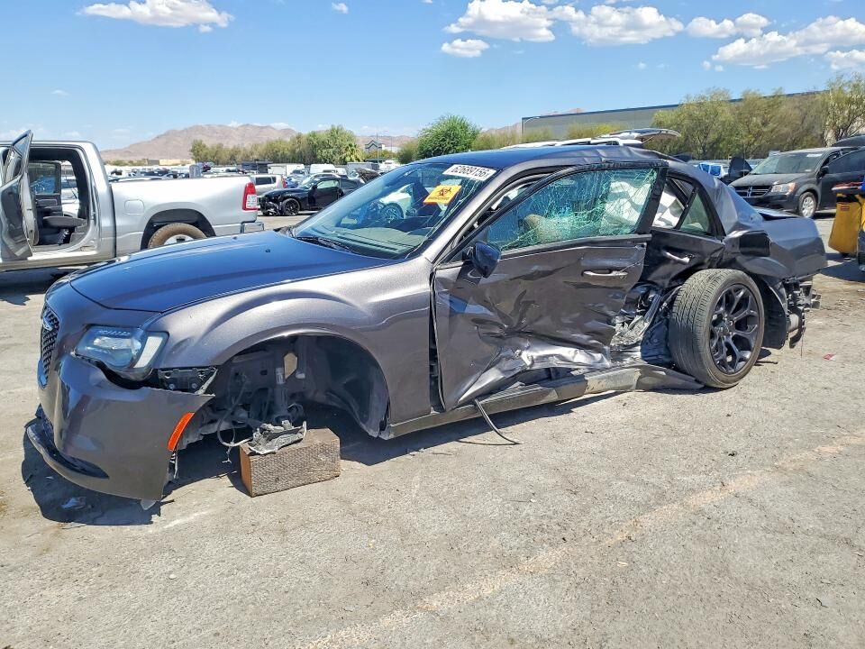 2019 CHRYSLER 300