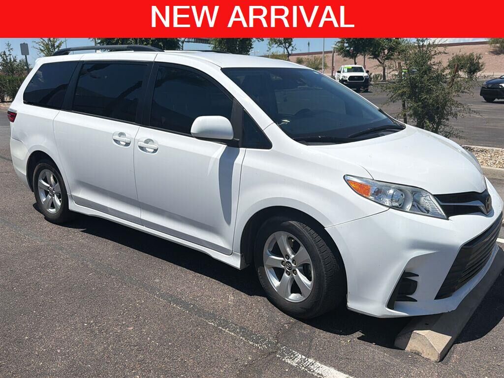 2018 TOYOTA Sienna