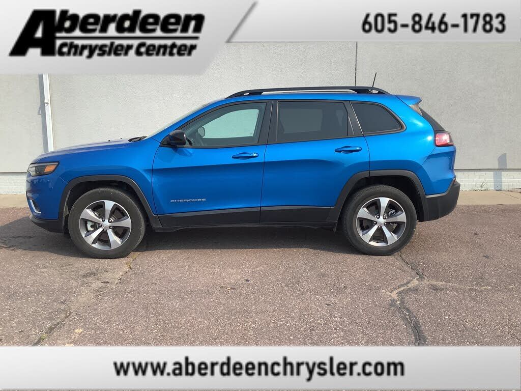 2022 JEEP Cherokee