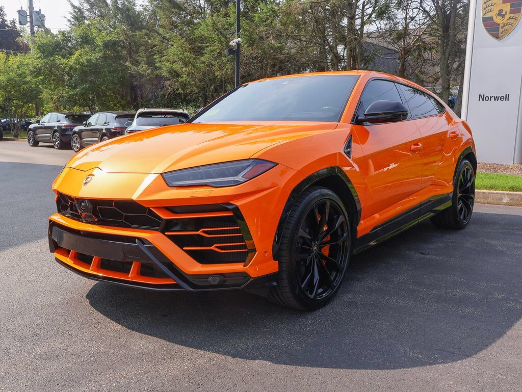 2021 LAMBORGHINI URUS
