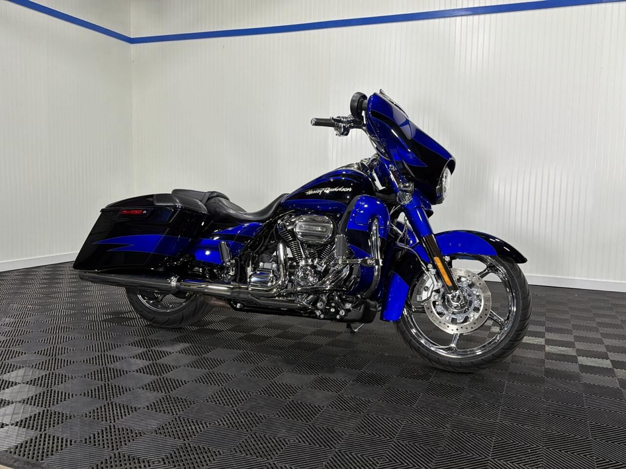 2017 HARLEY DAVIDSON FLHXSE / CVO Street Glide
