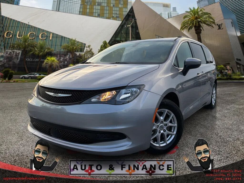 2021 CHRYSLER Voyager