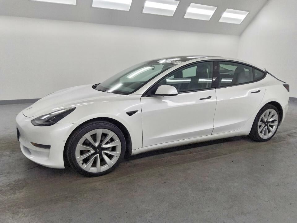 2022 TESLA Model 3