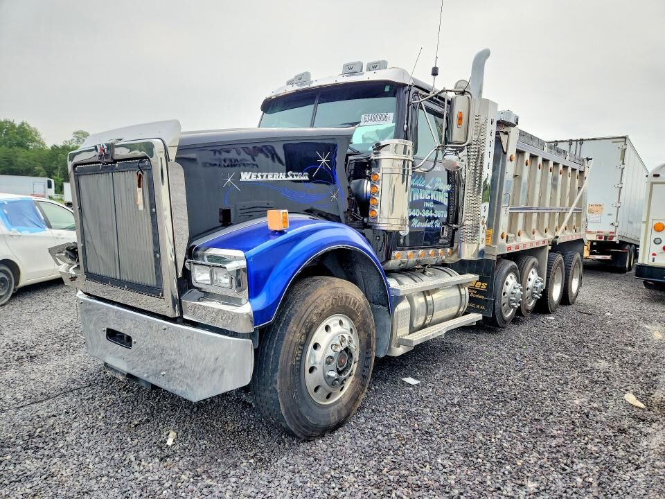 2022 WESTERN STAR 4900