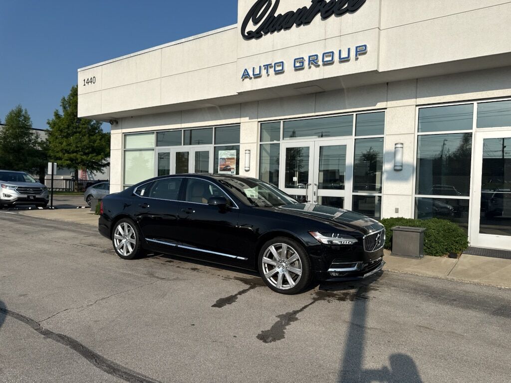 2017 VOLVO S90