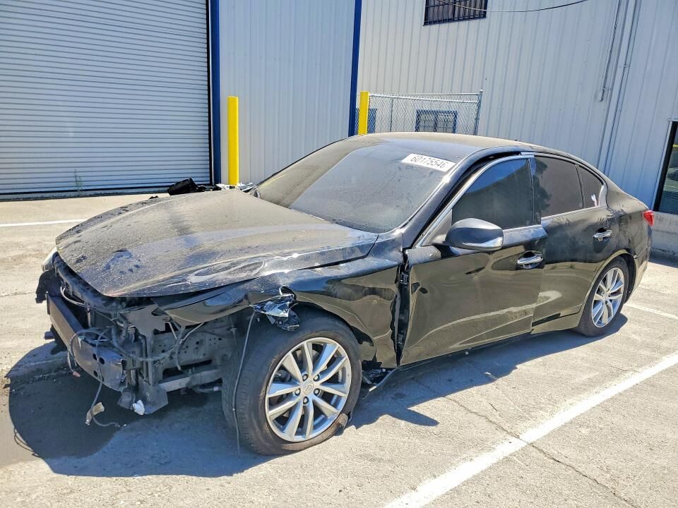 2015 INFINITI Q50