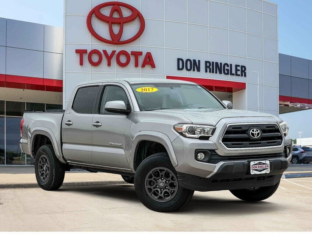 2017 TOYOTA Tacoma