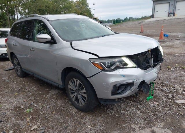 2018 NISSAN Pathfinder