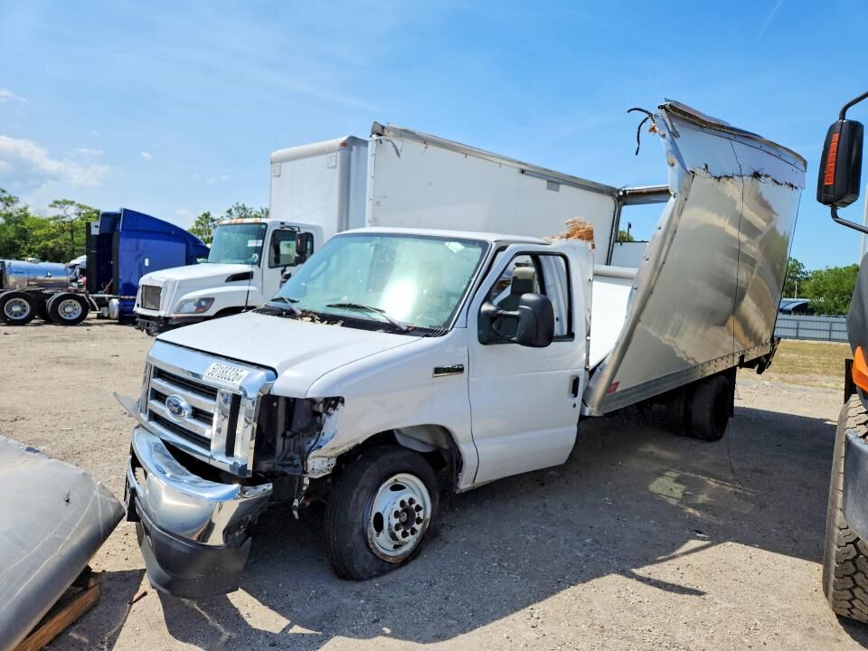 2023 FORD E-450