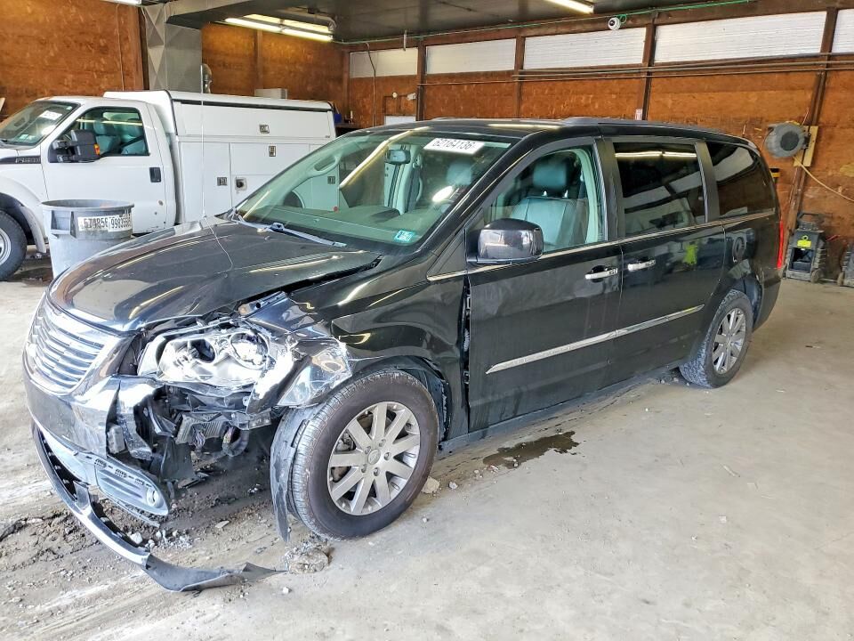 2014 CHRYSLER Town and Country