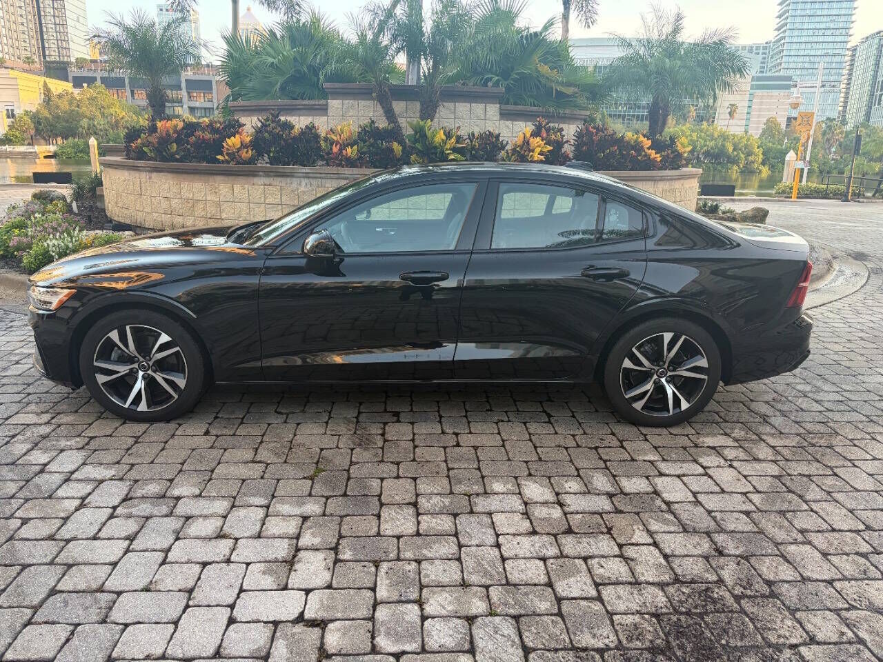 2024 VOLVO S60