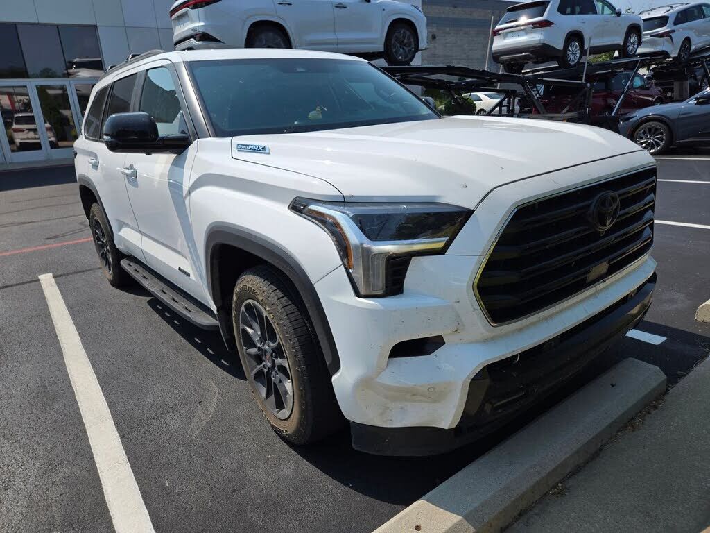 2025 TOYOTA Sequoia