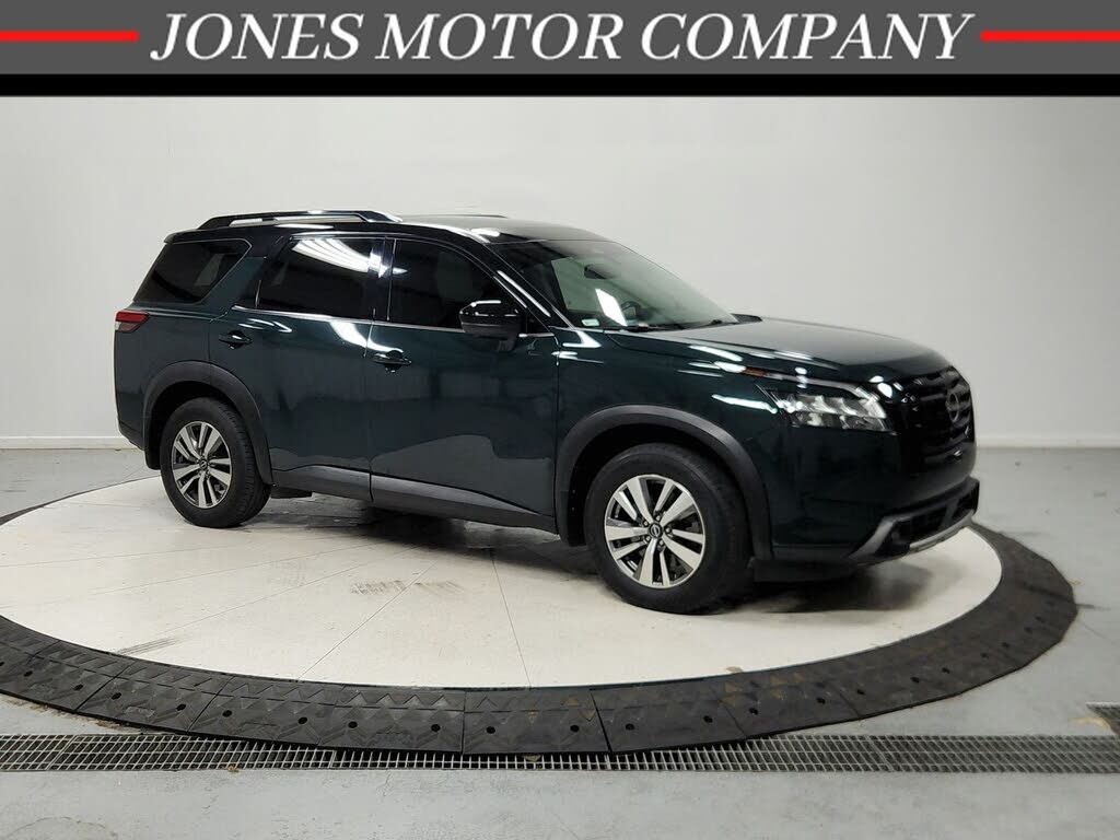 2022 NISSAN Pathfinder