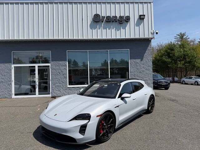 2024 PORSCHE Taycan