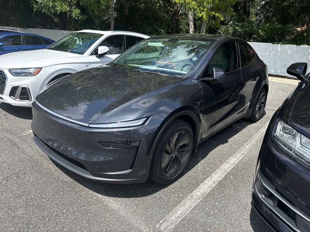 2026 TESLA Model Y